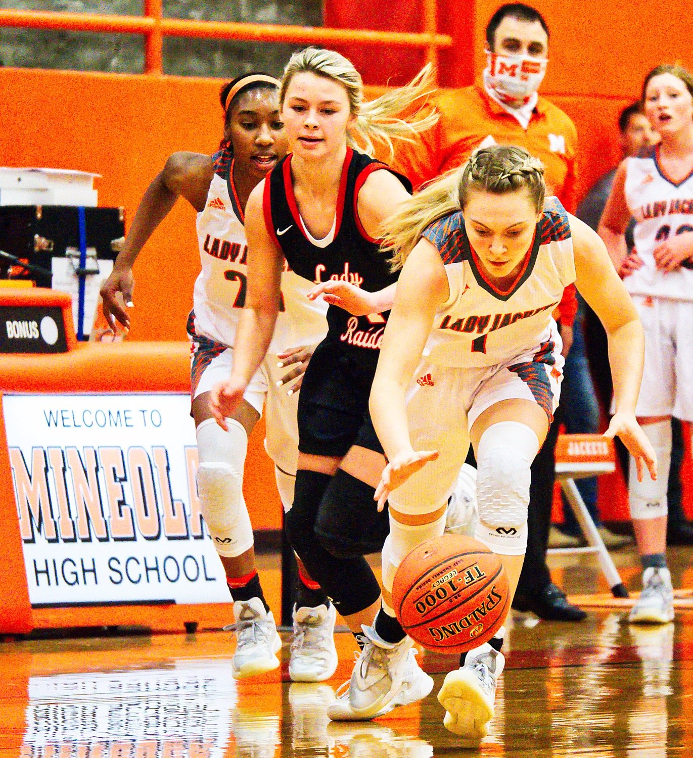 Ava Johnson goes after a loose ball. [shots available to print]